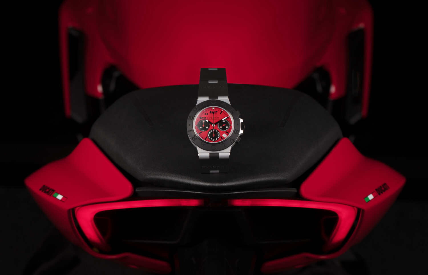 04Bulgari Aluminium Ducati Special Edition chronographUC389457Mid-jpg