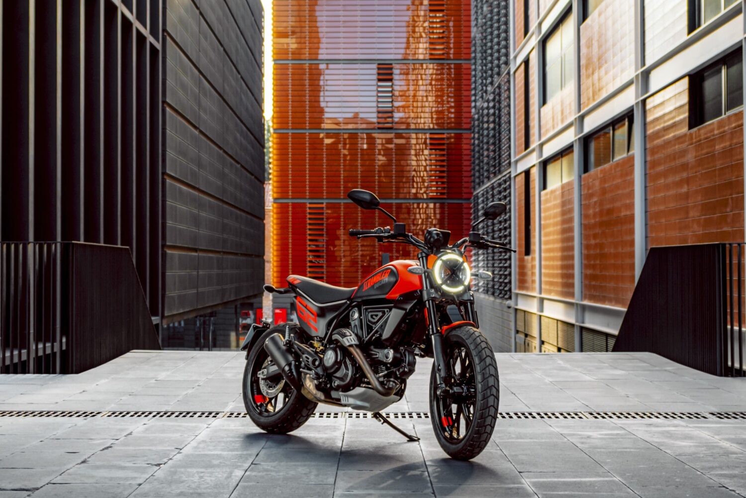 MY23DUCATISCRAMBLERFULLTHROTTLE 248UC456753High-jpg