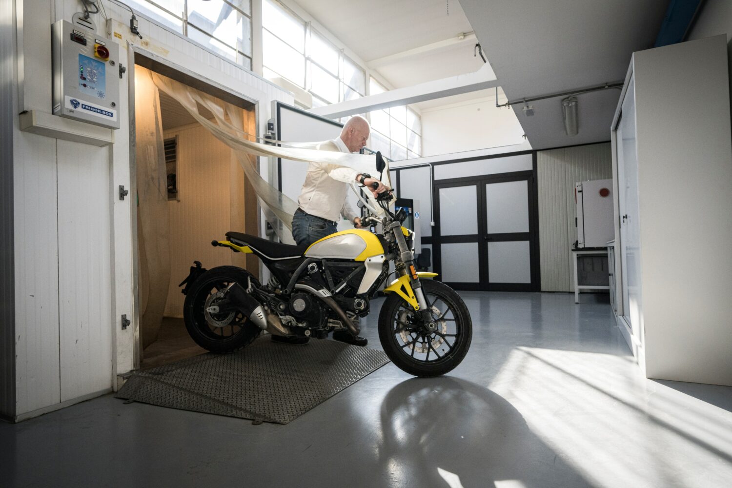 07DucatiWayUC526164High-jpg