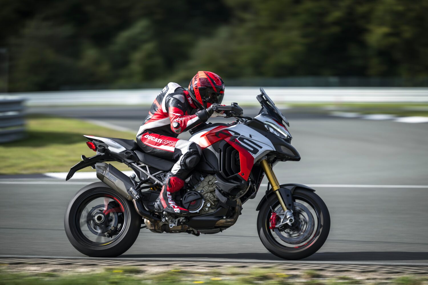 MY24DucatiMultistradaV4RS042UC565727High-jpg