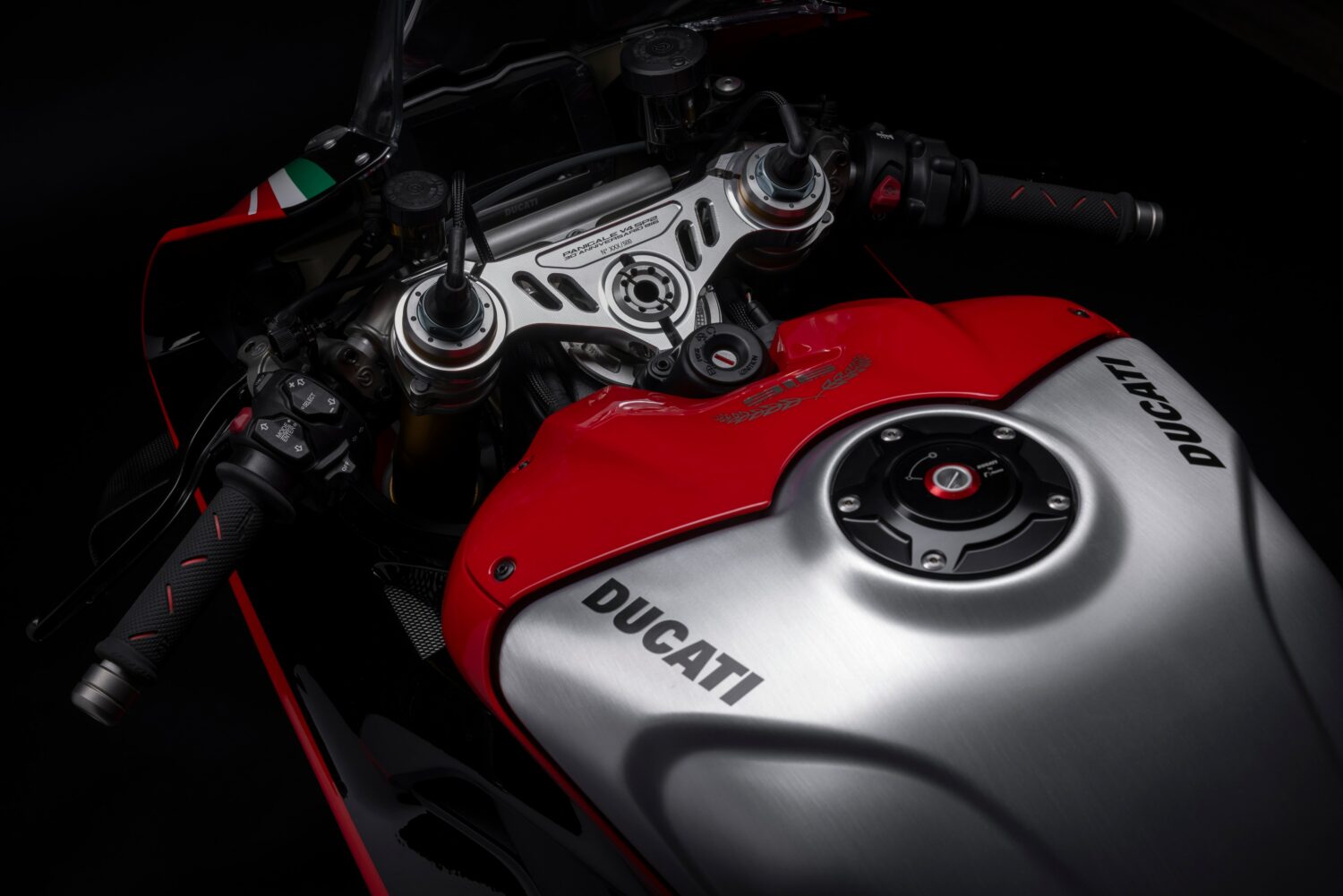6 – MY2024PANIGALEV4SP230ANNIVERSARIO916STUDIO 45UC576226High-jpg