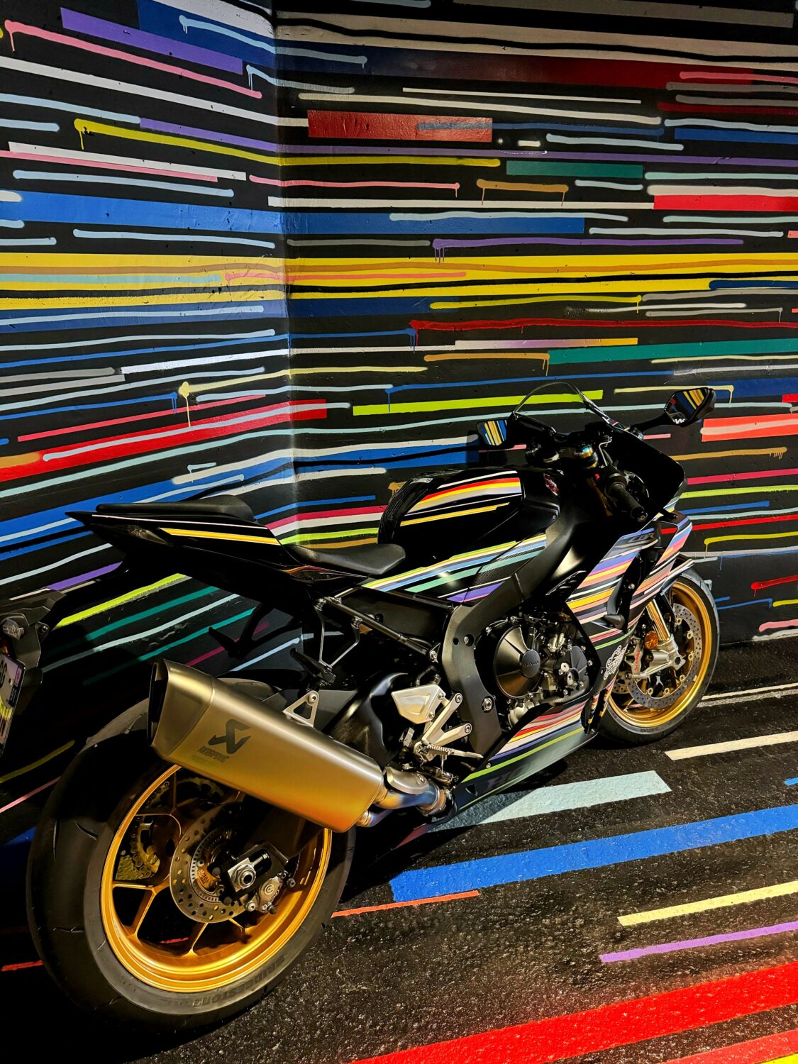 Honda Moto France célèbre l'inauguration de la fresque « HYPERSPACE » sur le circuit des 24h du Mans