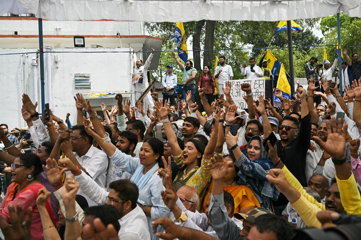 Researchers find 'democracy challenged' in global governance rankings