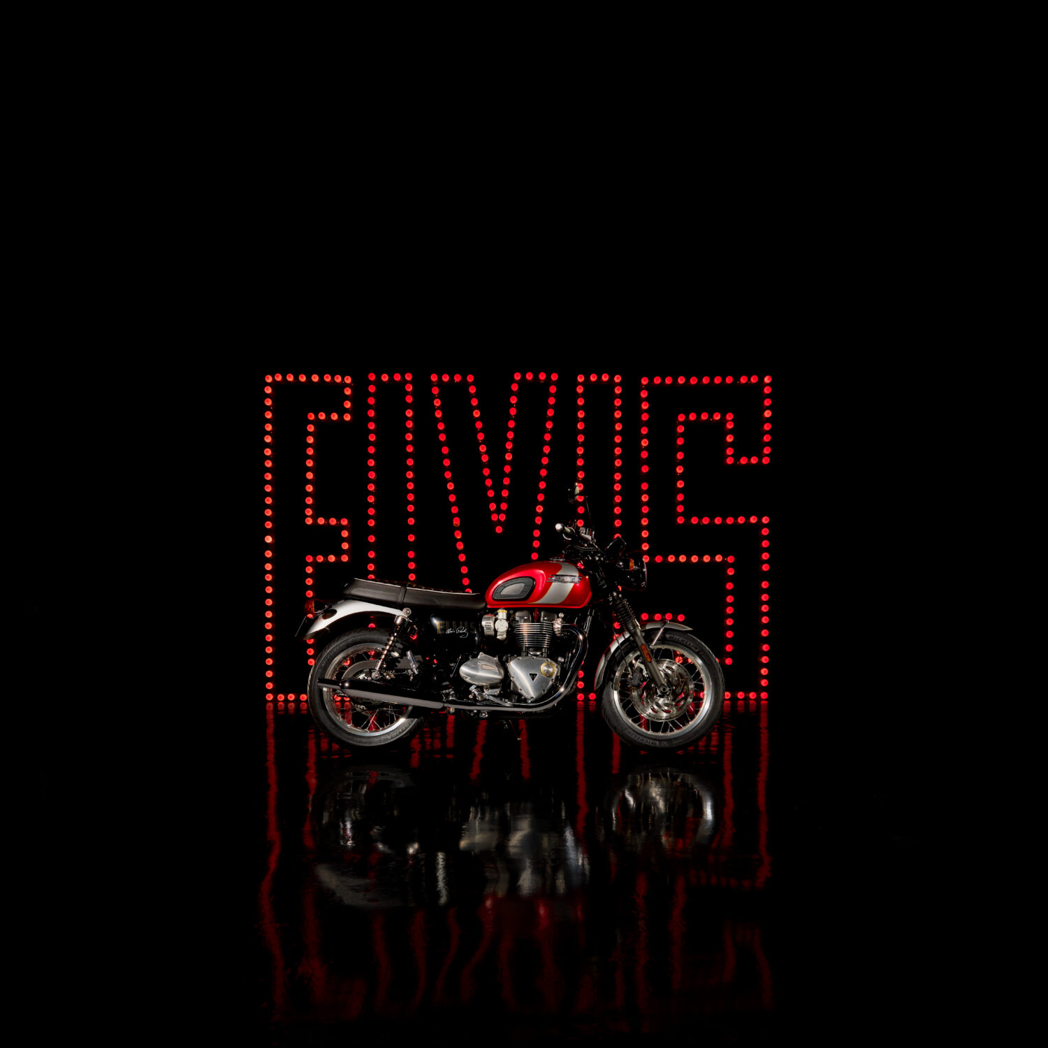 TRIUMPH PRESENTE LA SERIE LIMITE BONNEVILLE T120 ELVIS PRESLEY
