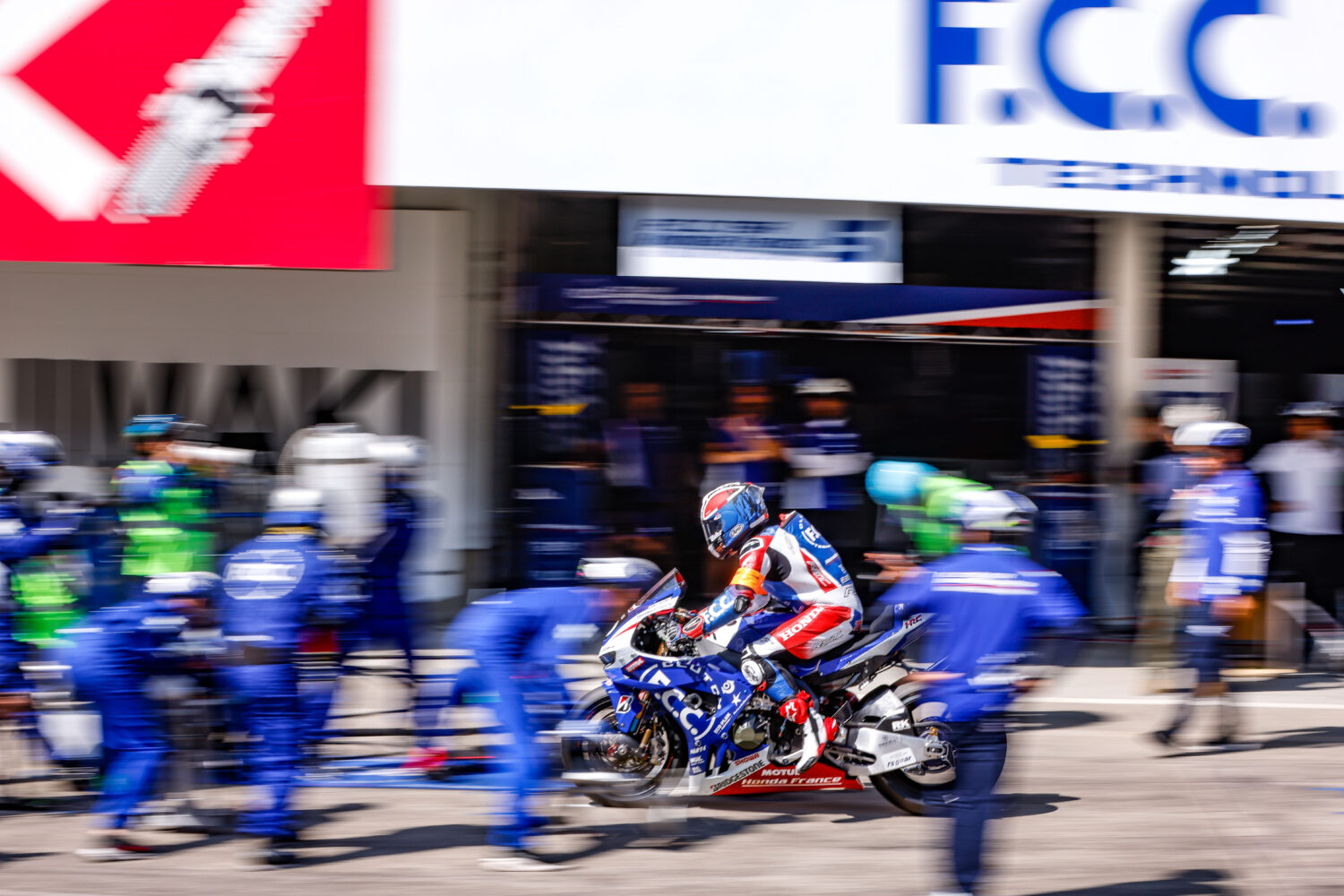 Défis et Persévérance : Le F.C.C. TSR Honda France Achève les 8 Heures de Suzuka en 34e Position