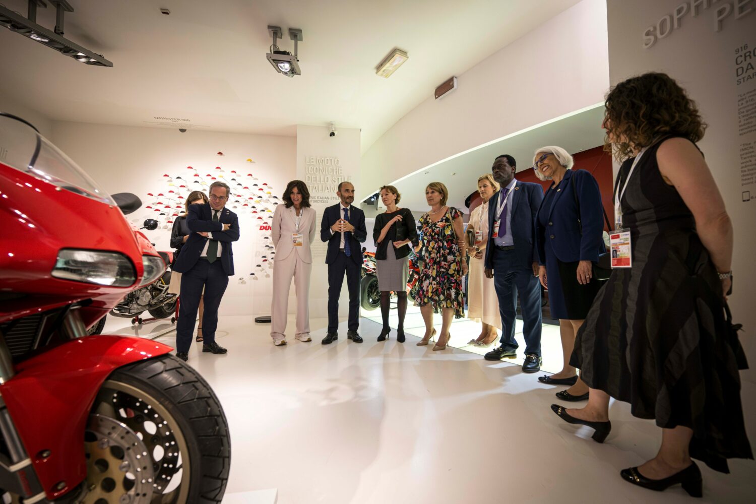 4G7VisitsDucatiUC659648High-jpg