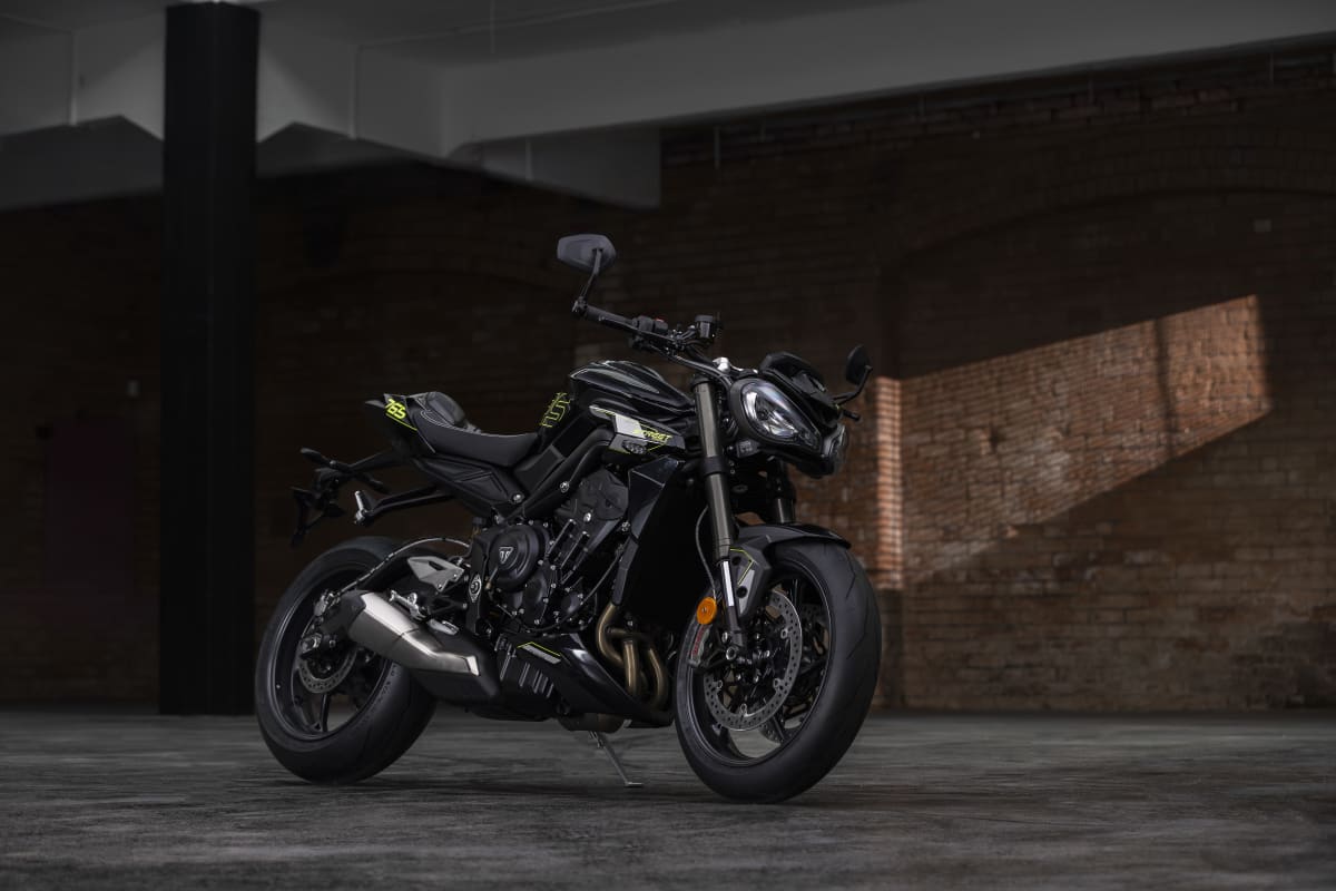 StreetTripleRSMY25CW4I3504GE-1200px-Climit-jpg
