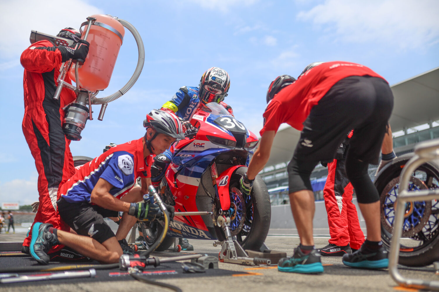 000005883FimEwc8HSuzuka2024Team HRC-jpg