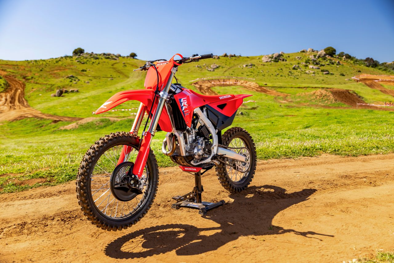 CRF250 2025 2-jpg