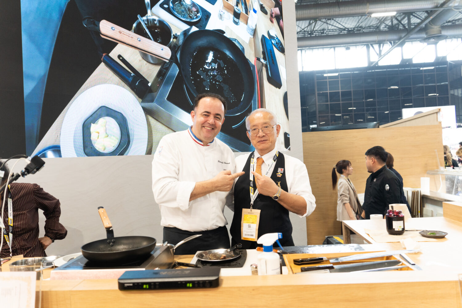 Chef Romuald Fassenet and Wagyu educator Mr- Uemura on stage together. (c) Japan Livestock Products Export Promotion Council-jpg