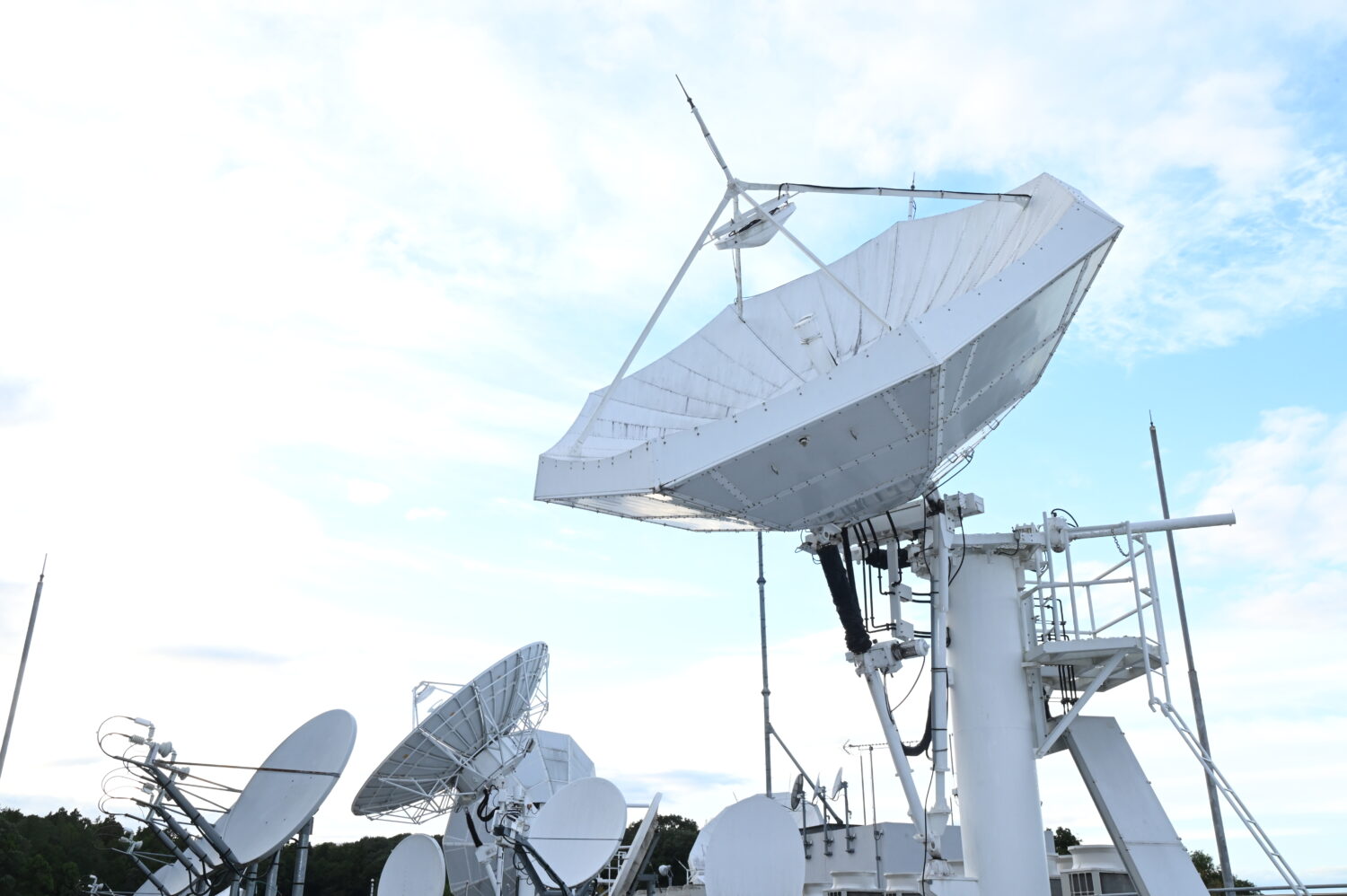 Ground Station Image at SKY Perfect JSAT Yokohama Satellite Control Center (c) SKY Perfect JSAT Corporatio-JPG