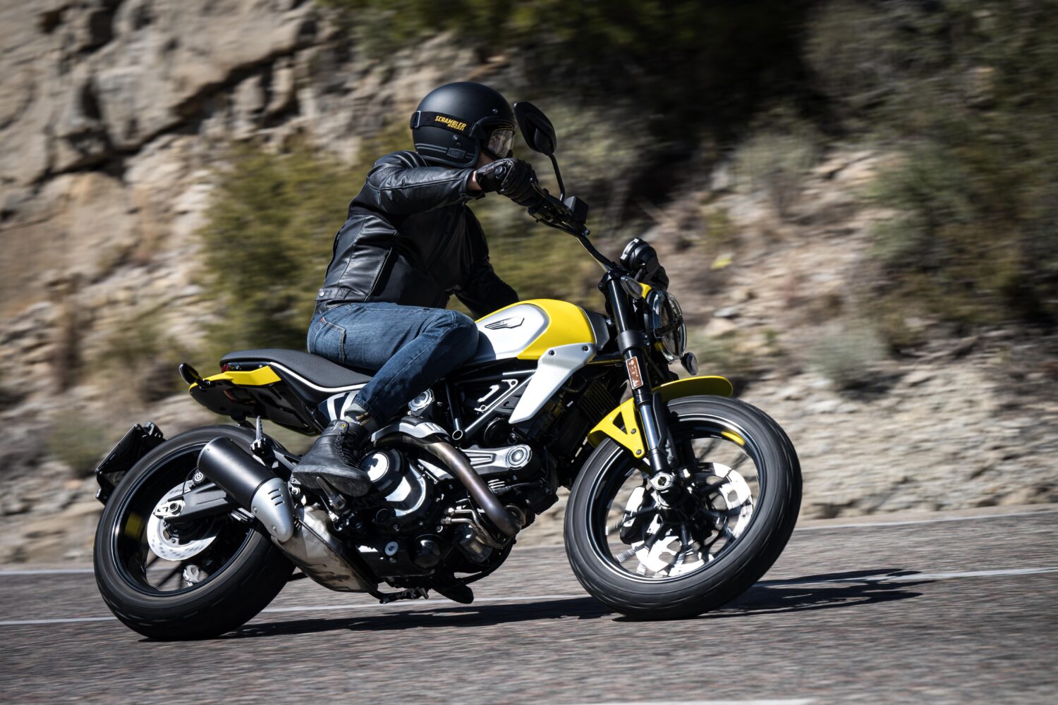 MY23DucatiScramblerIcon146UC494968High-jpg