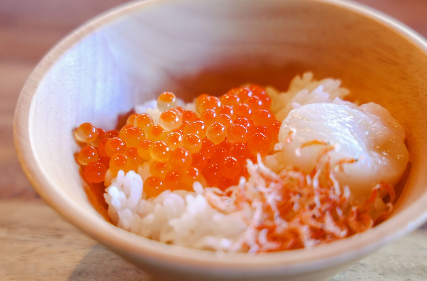 The bounty of the sea. Salmon roe. Scallops. Seafood bowl c Hokkaido Tourism Organization-jpg