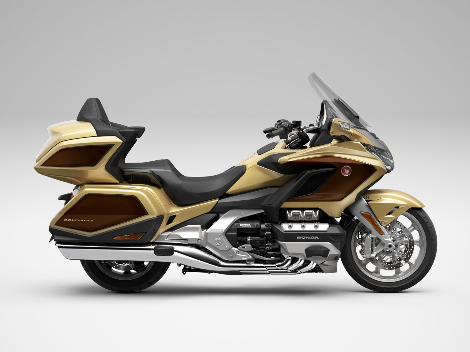 2025 GL1800 ED AirBag DCT Studio Gold Rh-Side-jpg
