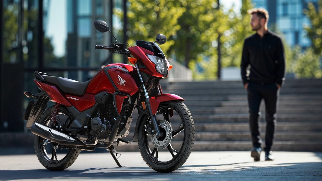 HONDA CB125F 2026 : Encore plus technologique et toujours aussi accessible