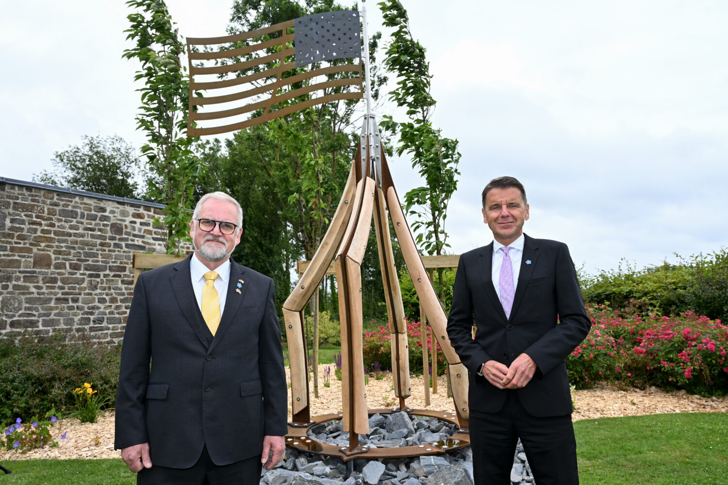 Le Volksbund inaugure une exposition sur le cimetière militaire allemand de Marigny et dévoile avec la fondation Würth un monument commémoratif