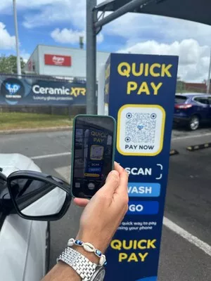 SCANNEZ, LAVEZ, PARTEZ ! IMO CAR WASH LANCE « QUICK PAY » - UN SERVICE DE PAIEMENT NUMÉRIQUE TRANSPARENT
