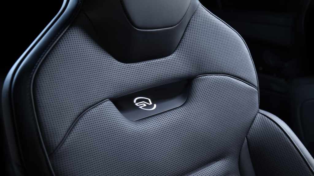 RRSSVBlackSeat02-jpg
