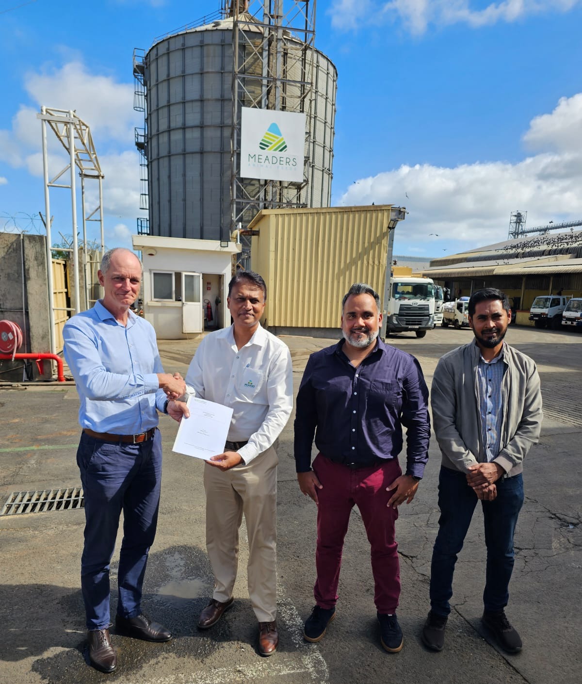 GREENYELLOW ACCELERATES ITS REGIONAL DEVELOPMENT AND SIGNS A NEW 1.8 MWp SOLAR PLANT WITH MEADERS FEEDS LTD IN MAURITIUS