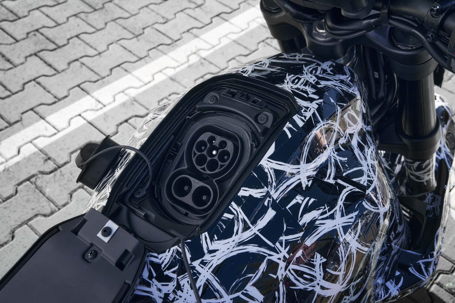 25YMEVFTeaserDetails0115-min-jpg
