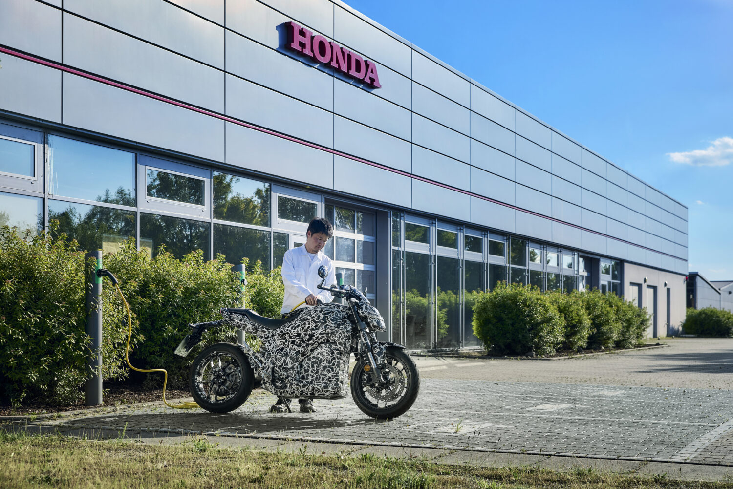 La première moto électrique de Honda a roulé ! Premières images du concept EV Fun en essai.