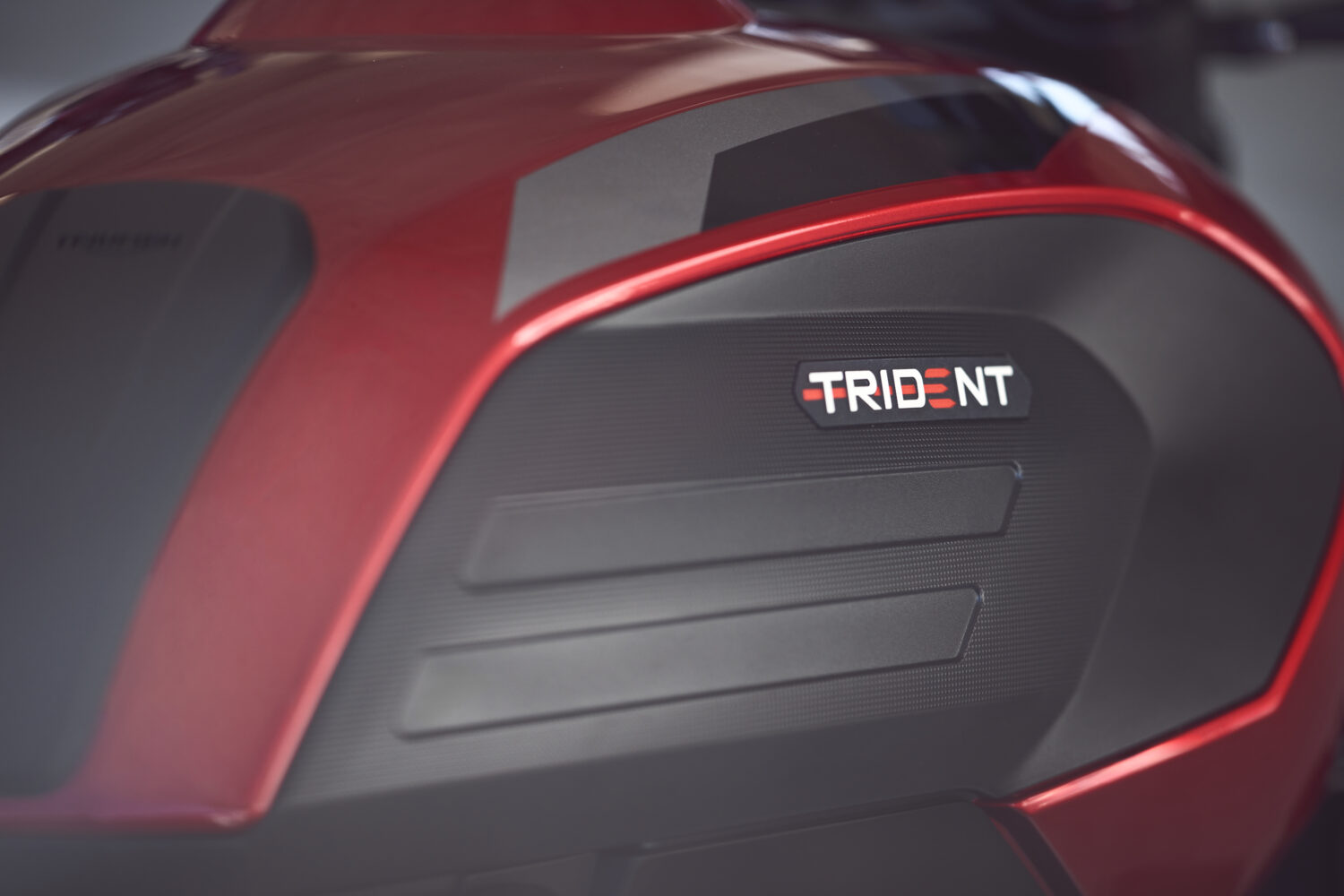 Trident800ACCMY2602705JP-jpg