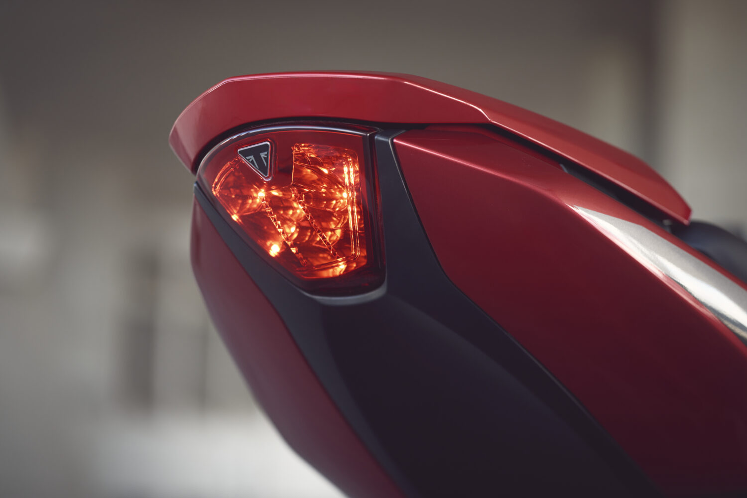 Trident800ACCMY2602715JP-jpg