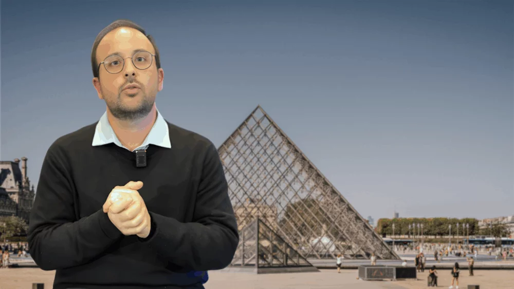 Cambriolage au musée du Louvre : comprendre et améliorer sa communication de crise