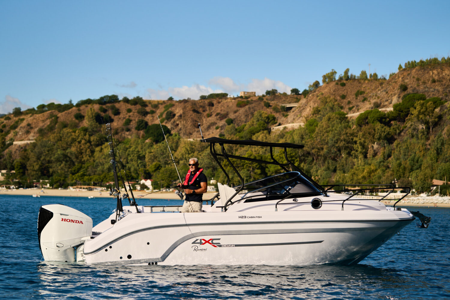 4XC DesignH23 Cabin FishBF250 SW15-jpg