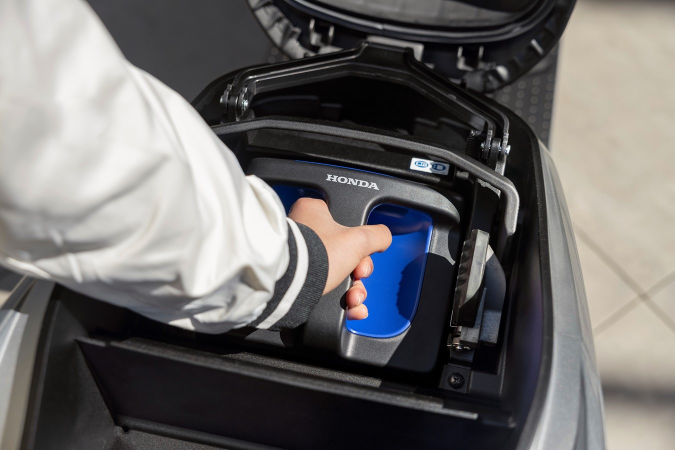 506457HondatoBeginEuropeanVerificationTestofBatterySharingServicewith-jpg