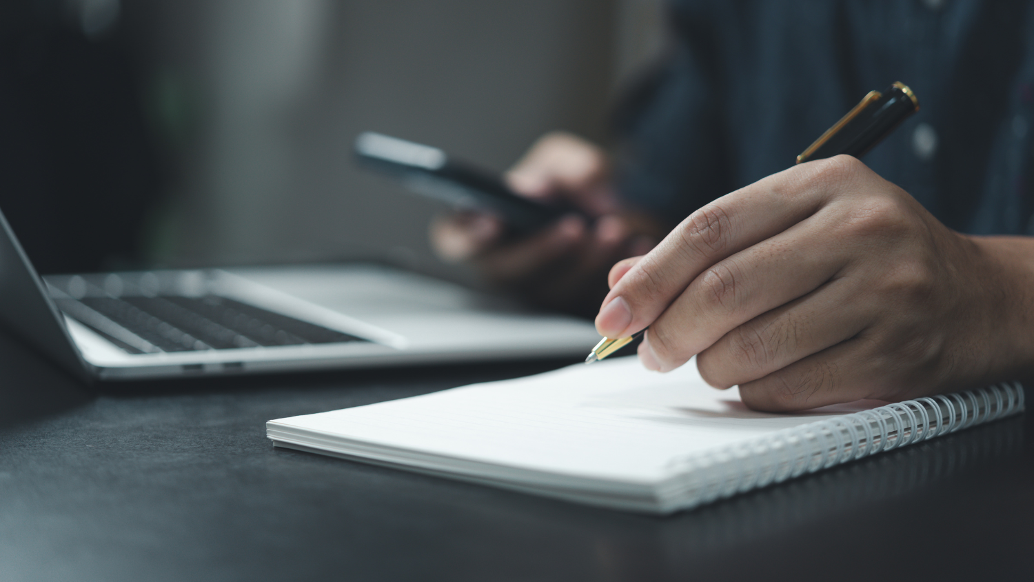 Comment diffuser un communiqué de presse efficacement en 2026 ?