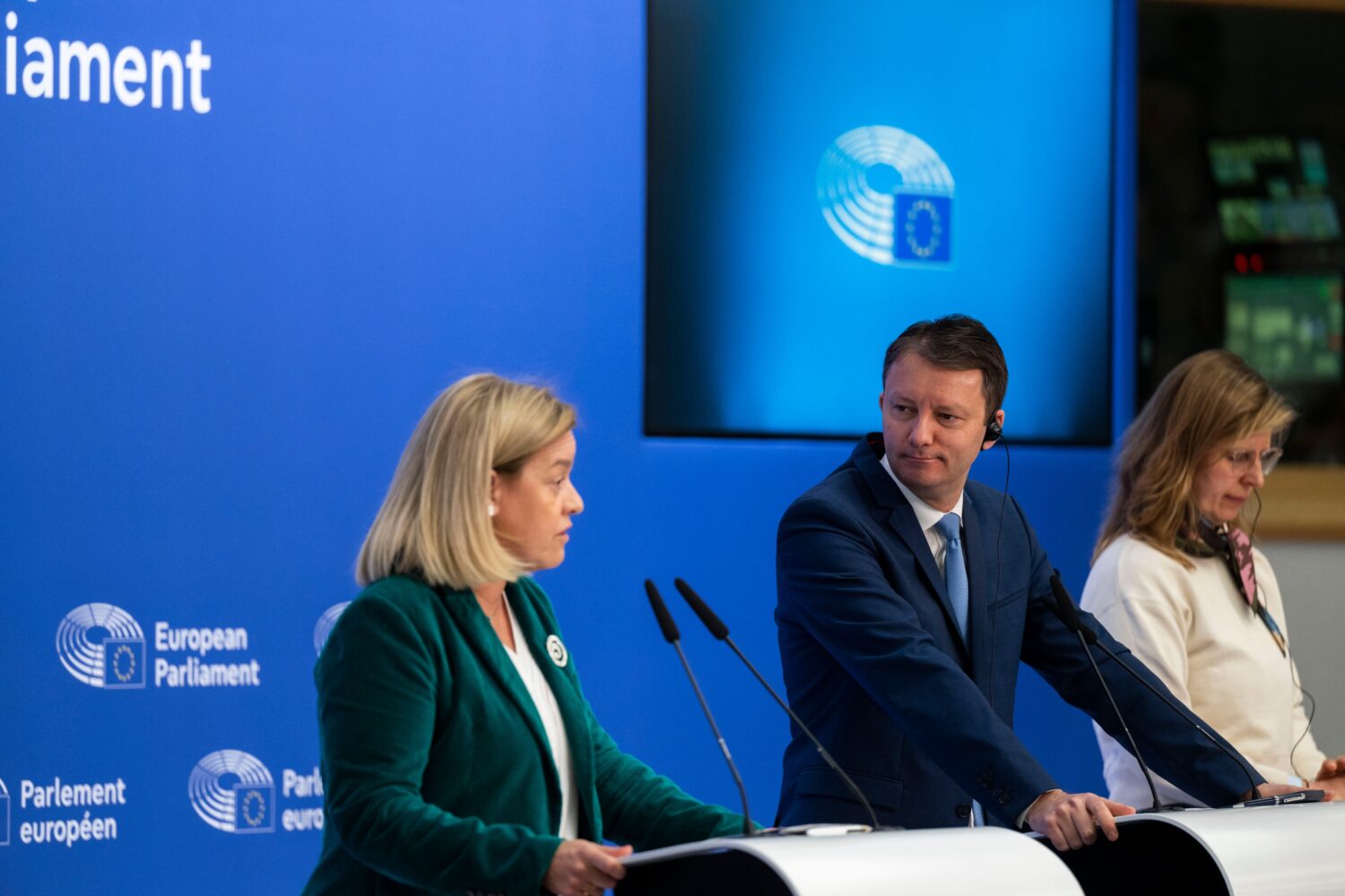 20260414EP-203167AEGO0363-MEDIUM-jpg