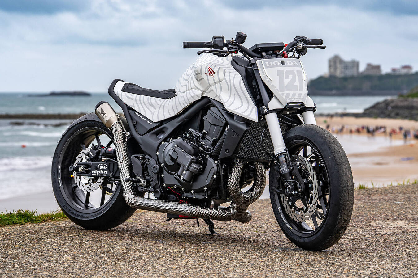 579620BattleofthetwinsHondacelebratestheCB750HornetandXL750Transalpat-jpg