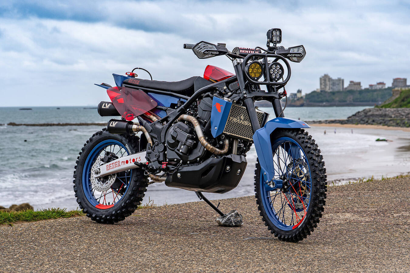 579594BattleofthetwinsHondacelebratestheCB750HornetandXL750Transalpat-jpg