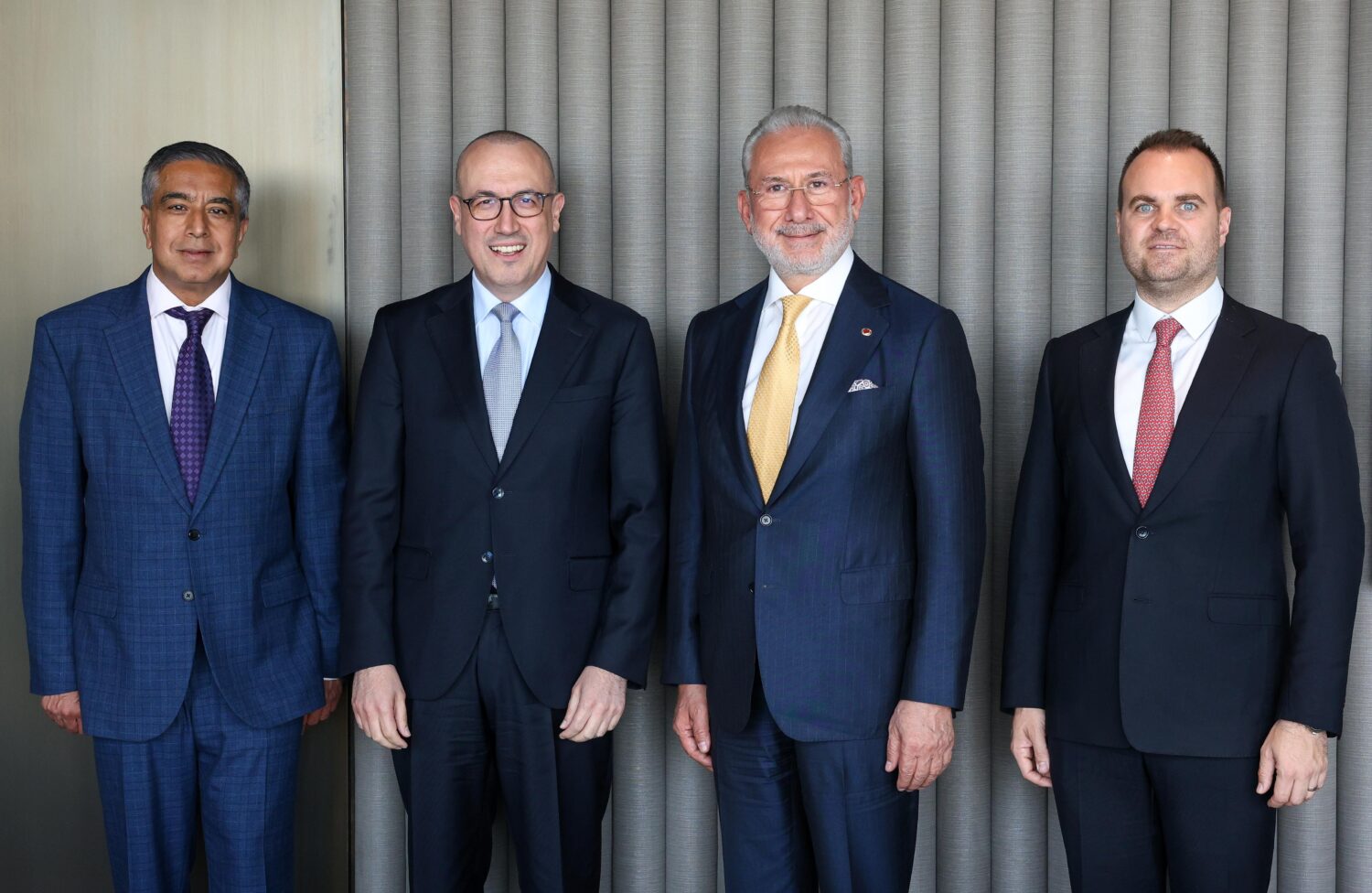 TOSYALI obtient de Banco Bilbao Vizcaya Argentaria, S.A. (BBVA) un financement de plus de 187 millions d’euros pour la première phase de ses investissements dans des centrales solaires d’une puissance totale de 1,2 GW