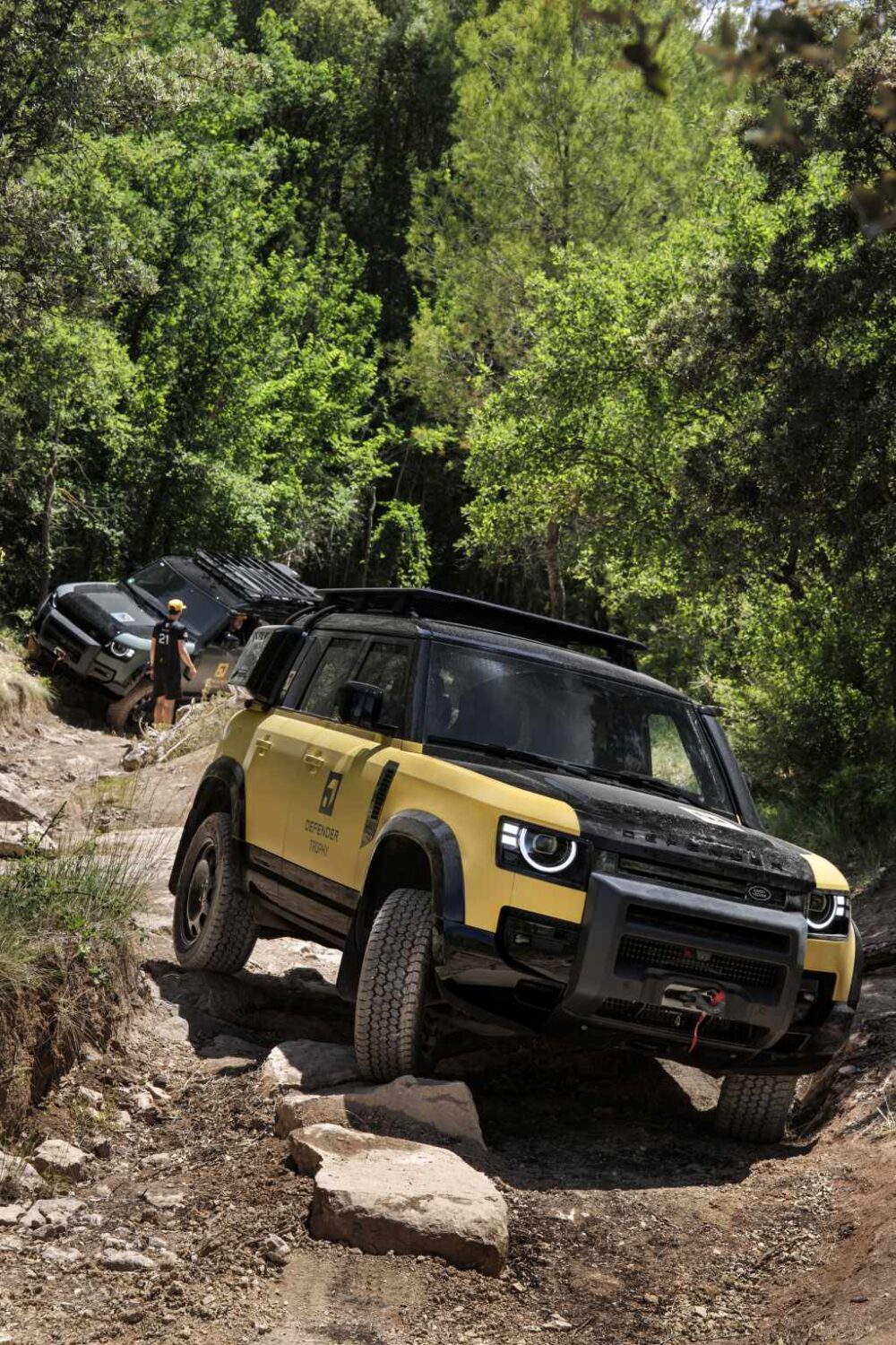 002Defender Trophy European SelsR1-jpg