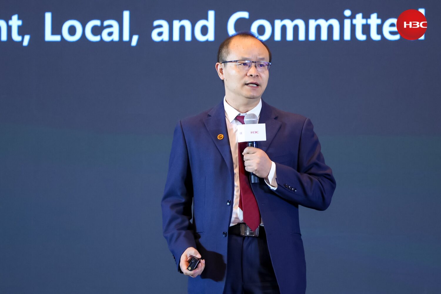 Simon Liu Senior Vice President of H3C and Vice Chairman of the Technical Committee delivers his speech-jpg