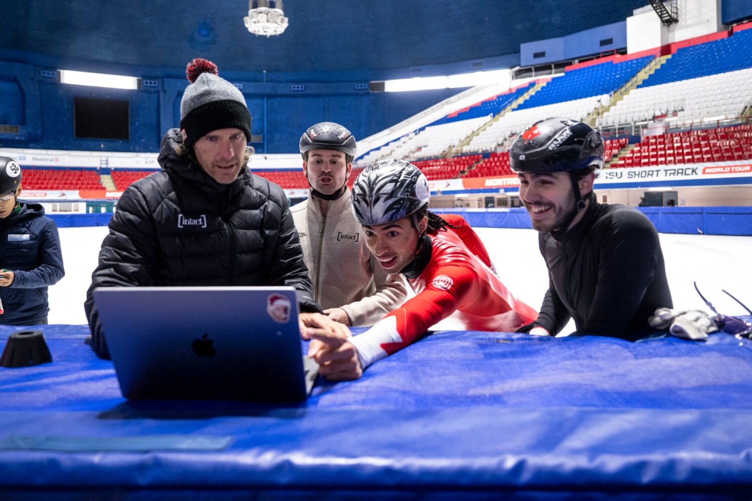AFP202610168C3XVv1MidResThrillingShortTrackReturnsOlympicMemoriesToVancouv-jpg
